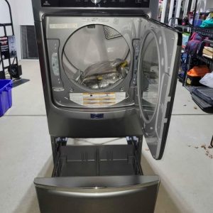 MayTag Maxima Washer and Gas Dryer